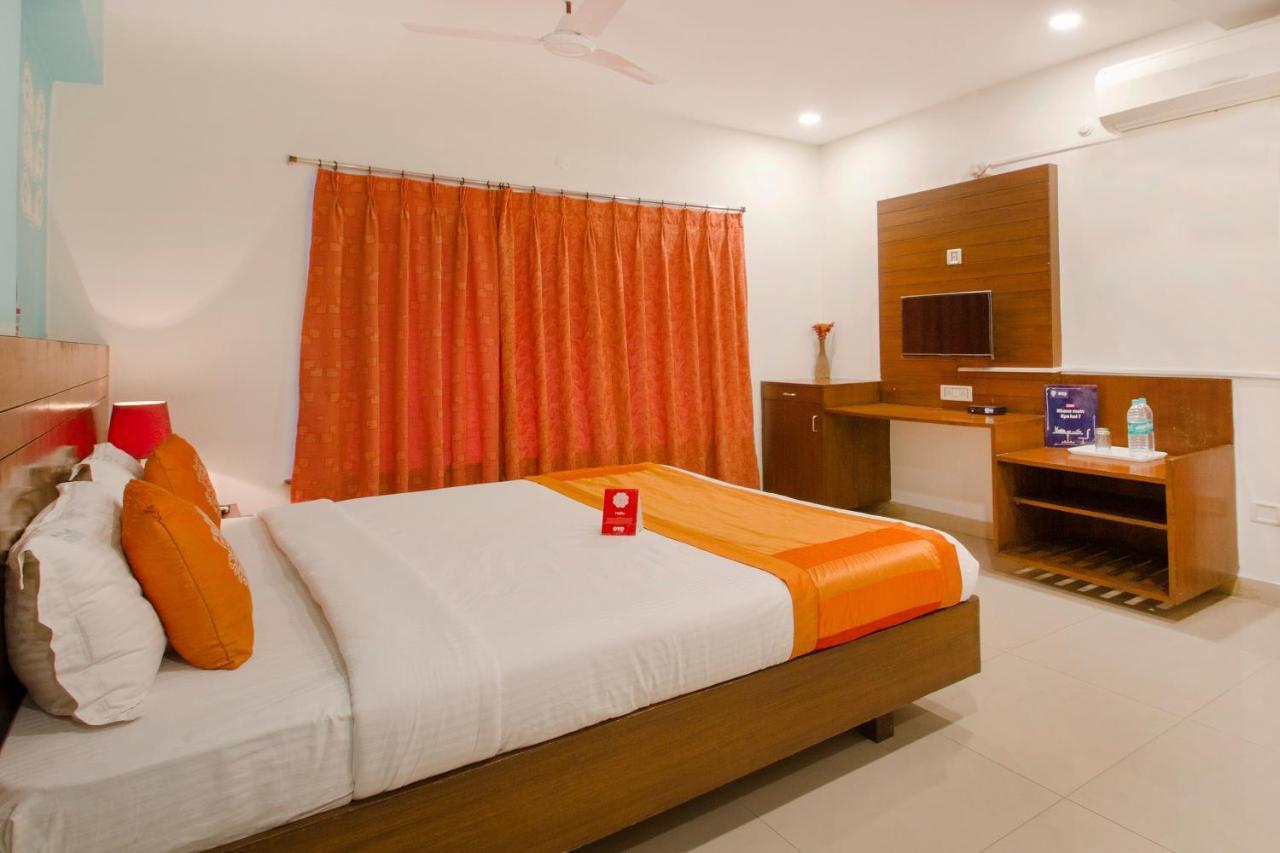 Vaccinated Staff - Oyo 11400 The Down Town Suites Hyderabad Exterior foto